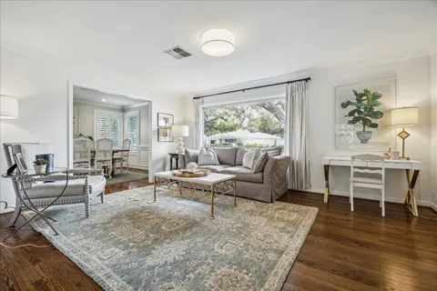 $995,000 | 5655 Overbrook Lane, Houston, TX 77056