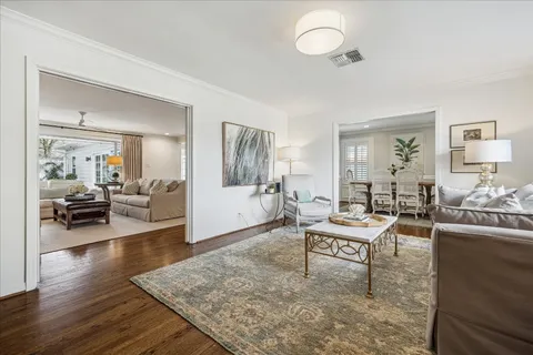 $995,000 | 5655 Overbrook Lane, Houston, TX 77056