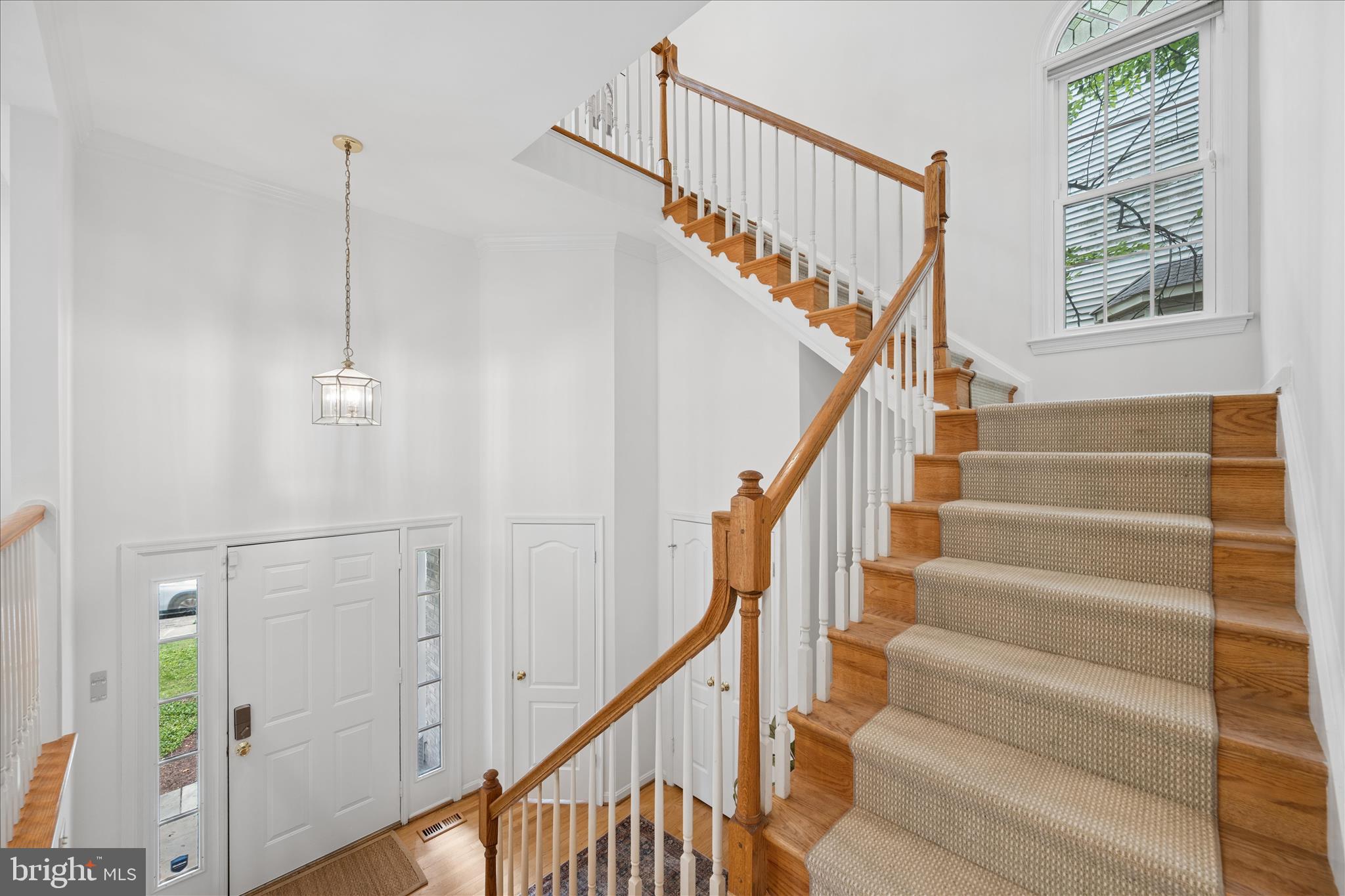 8900 Ellsworth Court Silver Spring, MD 20910 - Photo 37 of 86 Stairs
