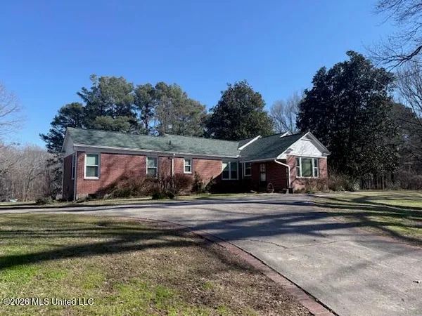 $589,900 | 9120 Old Highway 61, Walls, MS 38680