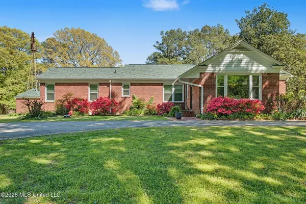 $589,900 | 9120 Old Highway 61, Walls, MS 38680