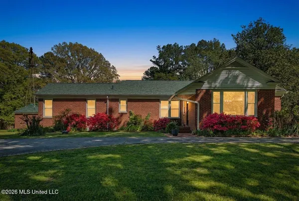 $589,900 | 9120 Old Highway 61, Walls, MS 38680