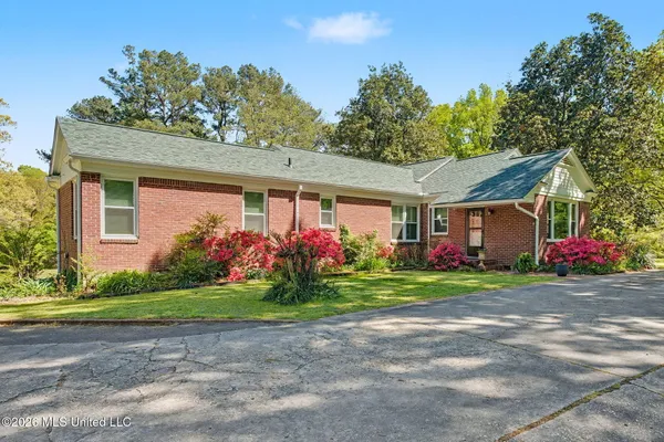 $589,900 | 9120 Old Highway 61, Walls, MS 38680