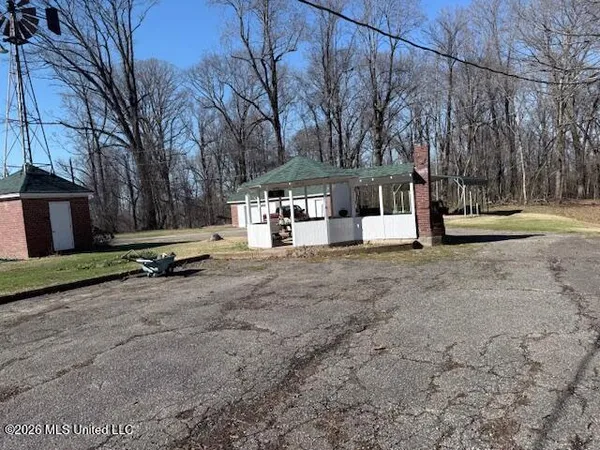 $589,900 | 9120 Old Highway 61, Walls, MS 38680