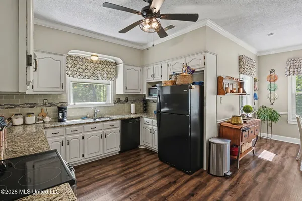 $589,900 | 9120 Old Highway 61, Walls, MS 38680