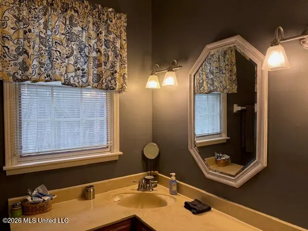 $589,900 | 9120 Old Highway 61, Walls, MS 38680