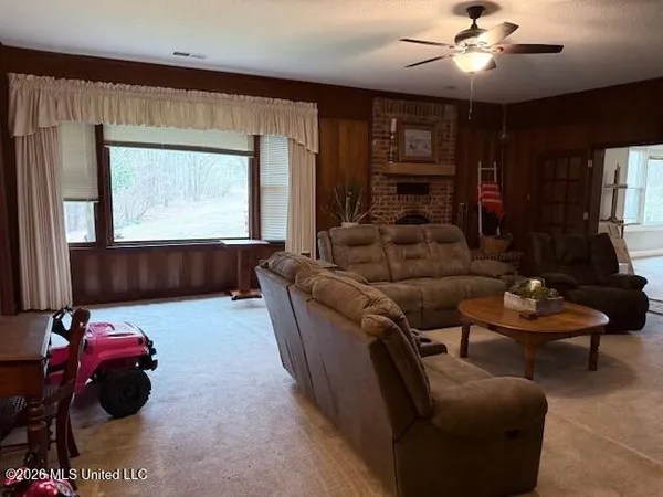 $589,900 | 9120 Old Highway 61, Walls, MS 38680