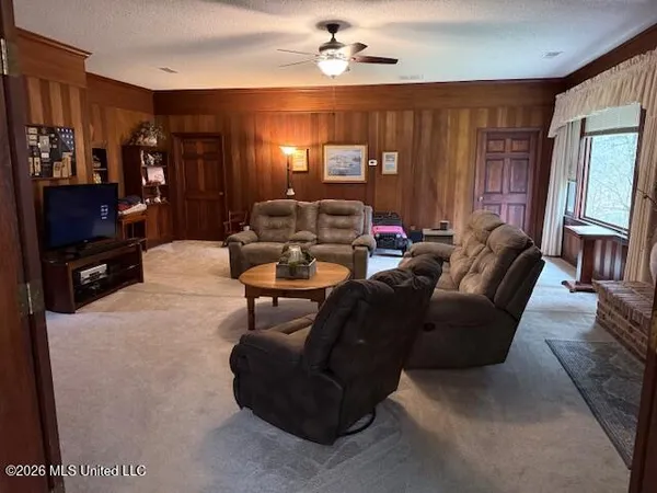 $589,900 | 9120 Old Highway 61, Walls, MS 38680