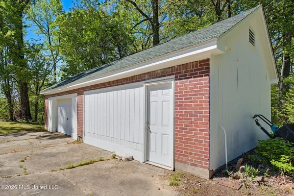 $589,900 | 9120 Old Highway 61, Walls, MS 38680