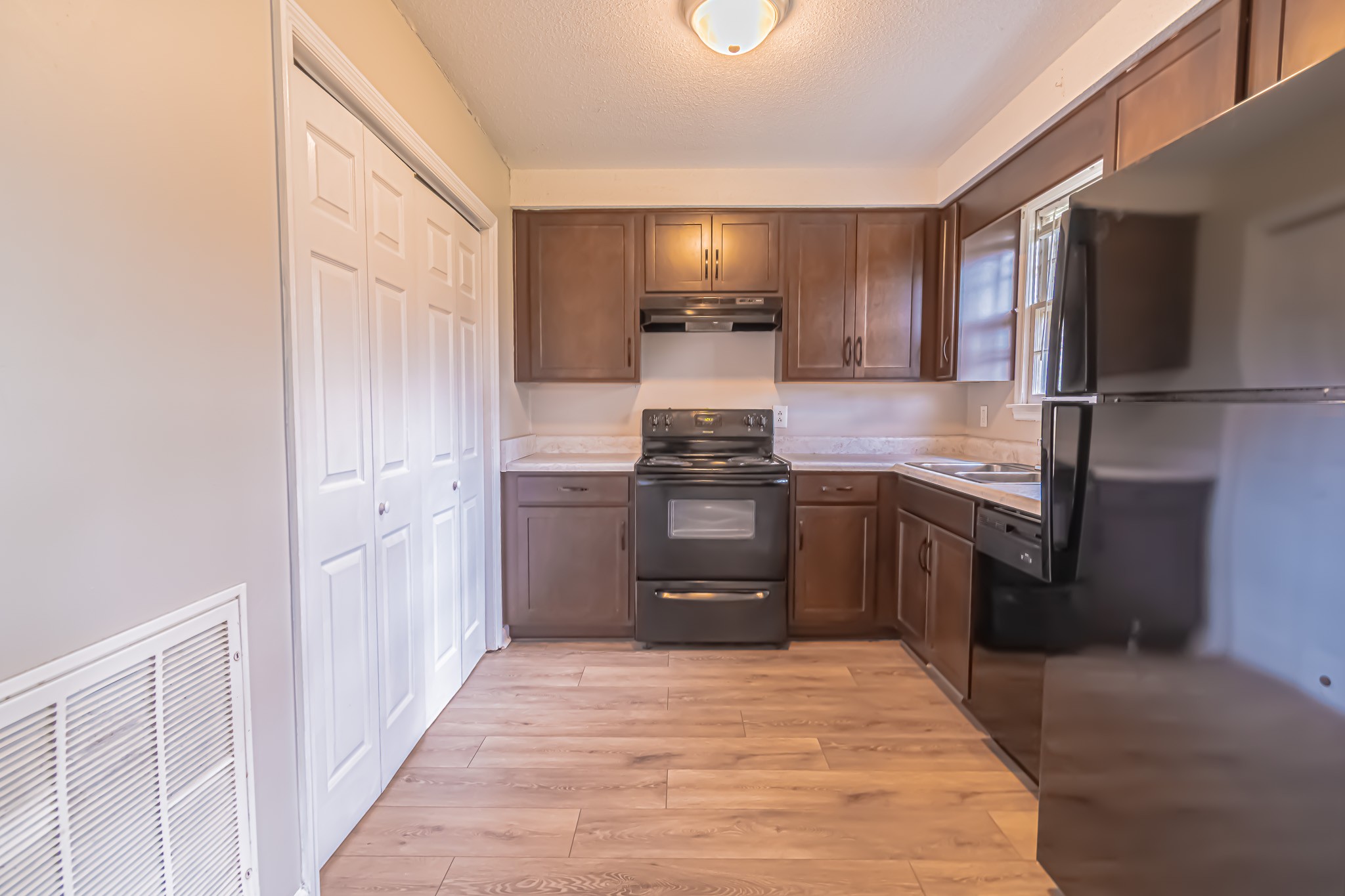 718 Ranch Hill Drive Clarksville, TN 37042 - Photo 2 of 20