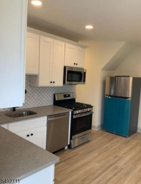 21 Bartholdi Avenue Butler, NJ 07405 - Photo 2 of 9