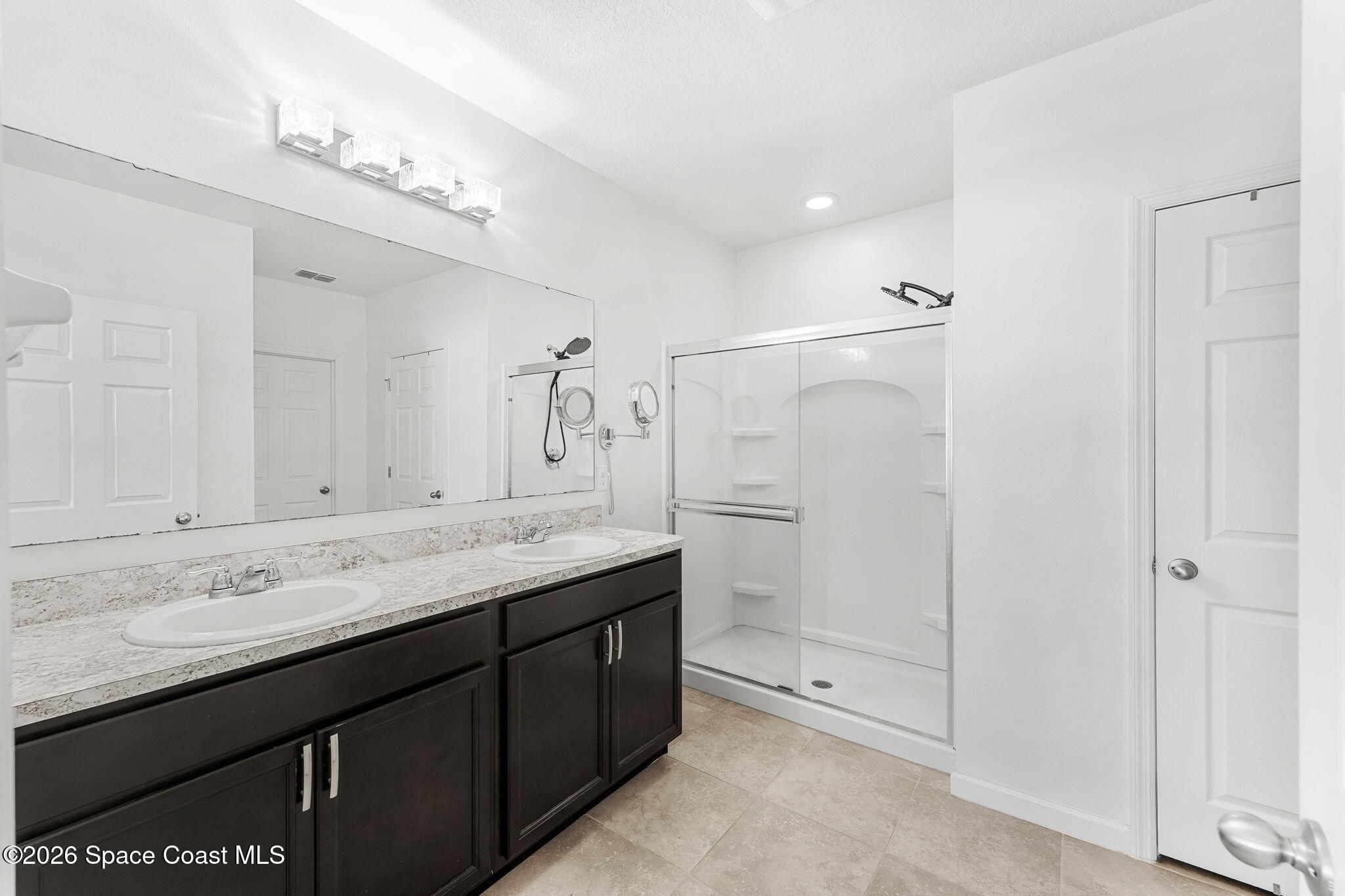 202 Alamere Drive Southwest Palm Bay, FL 32908 - Photo 16 of 36 Primary Bath