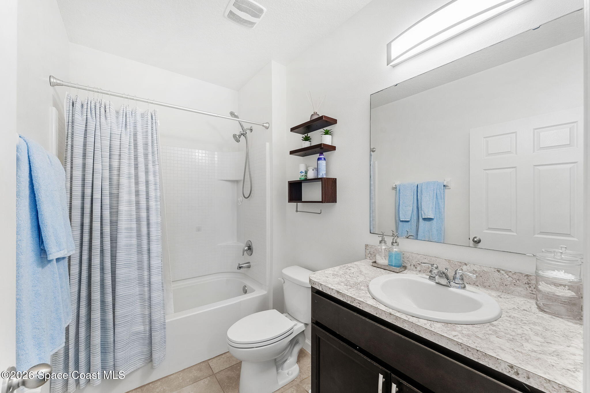 202 Alamere Drive Southwest Palm Bay, FL 32908 - Photo 20 of 36 Guest Bath