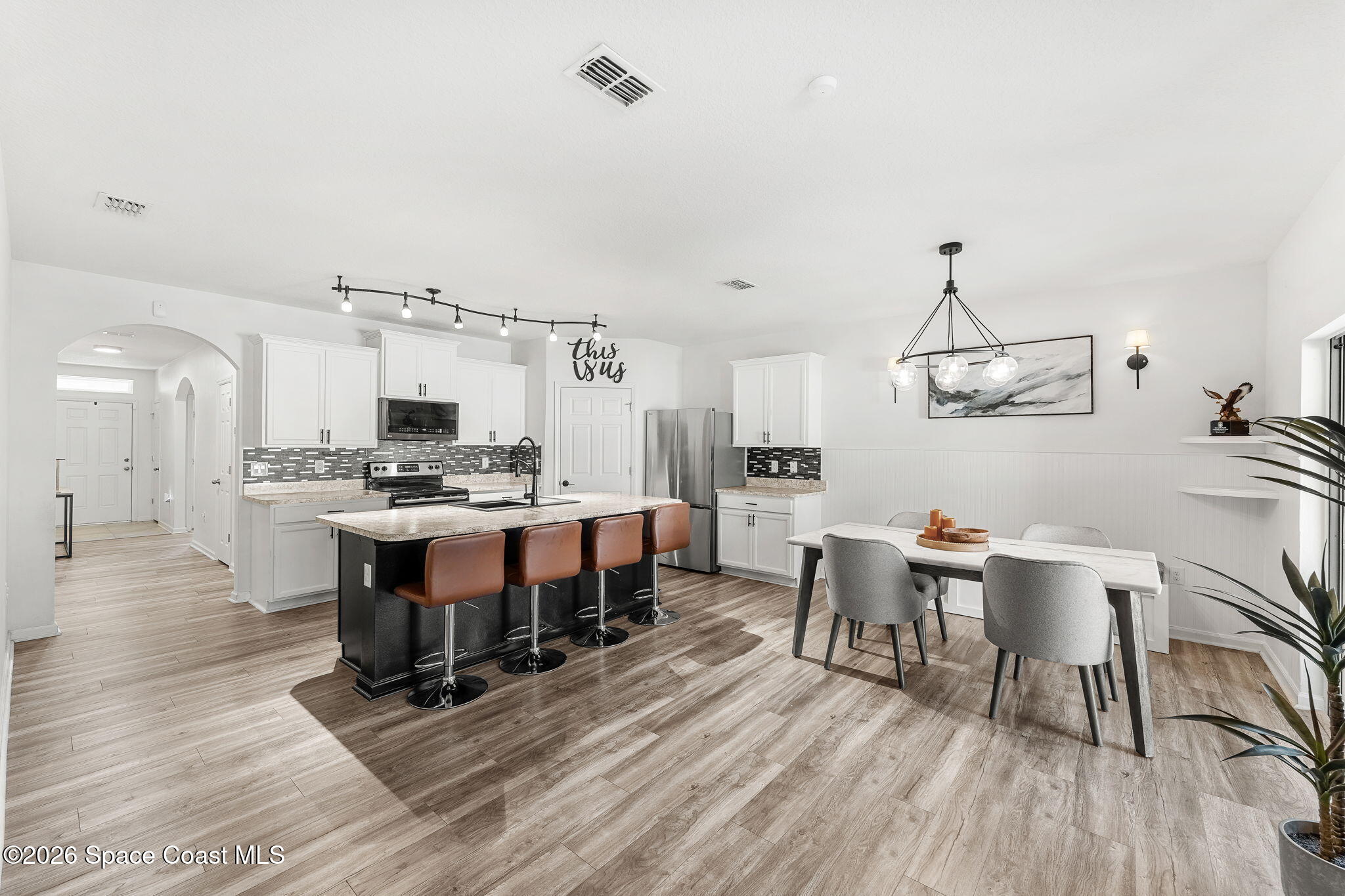 202 Alamere Drive Southwest Palm Bay, FL 32908 - Photo 5 of 36 Great for Entertaining!