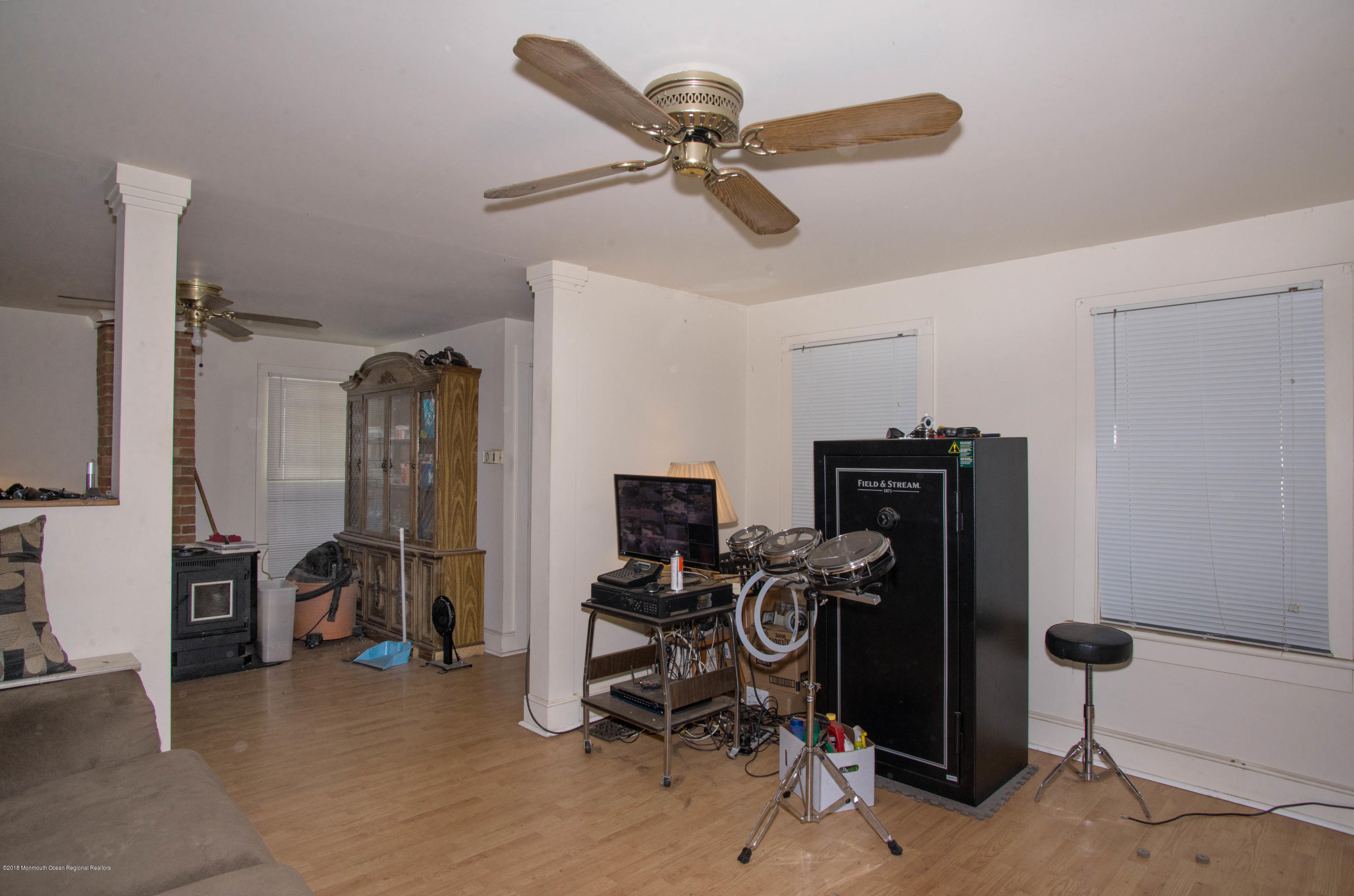 72 Herbertsville Road Howell, NJ 07731 - Photo 30 of 63 _RMJ6230.jpg living room