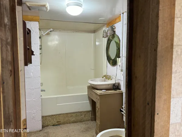 $499,000 | 4390 Cosby Highway, Cosby, TN 37722