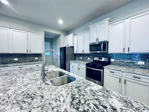 $2,450 | 1217 Antelope Passing Drive, Montgomery, TX 77316