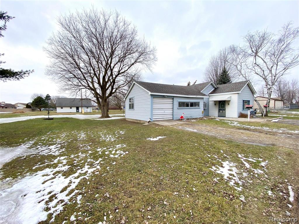 49711 Donner Road Chesterfield, MI 48047 - Photo 2 of 27