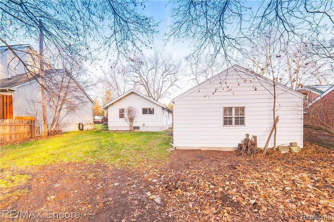 1217 Merry Road Waterford, MI 48328 - Photo 21 of 23 1217 Merry Rd-26.jpg