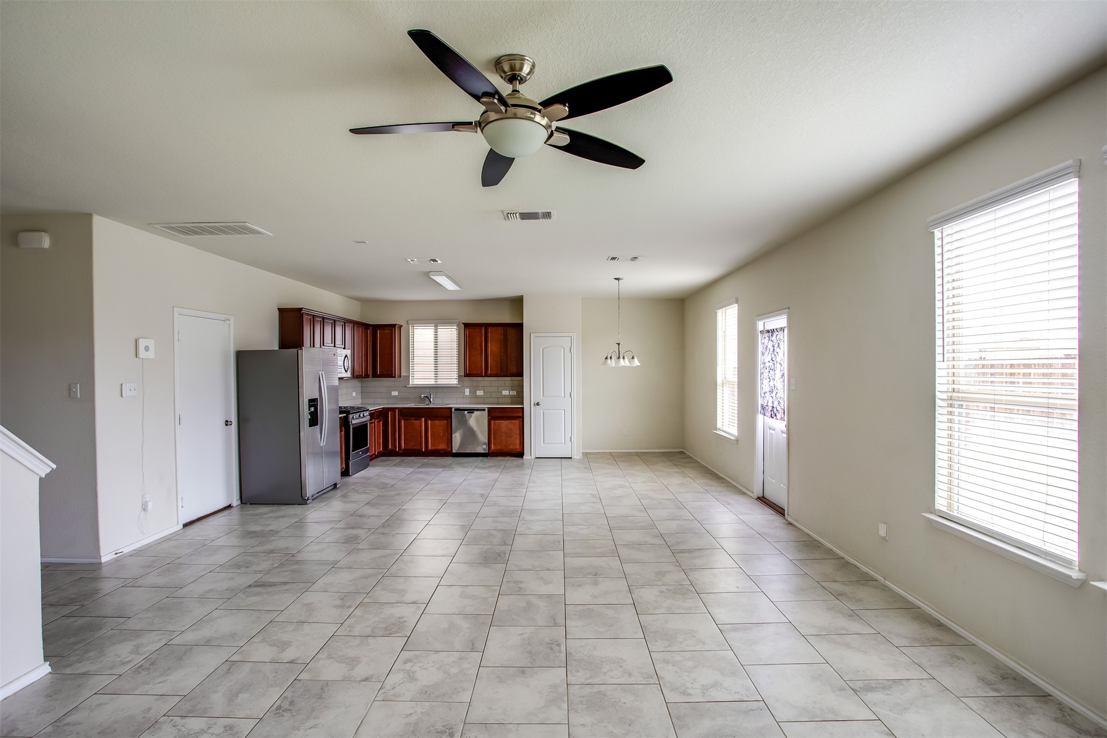 528 Staton Street Georgetown, TX 78626 - Photo 9 of 31