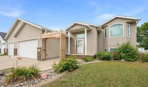 $429,000 | 1502 Baywood Drive, West Fargo, ND 58078