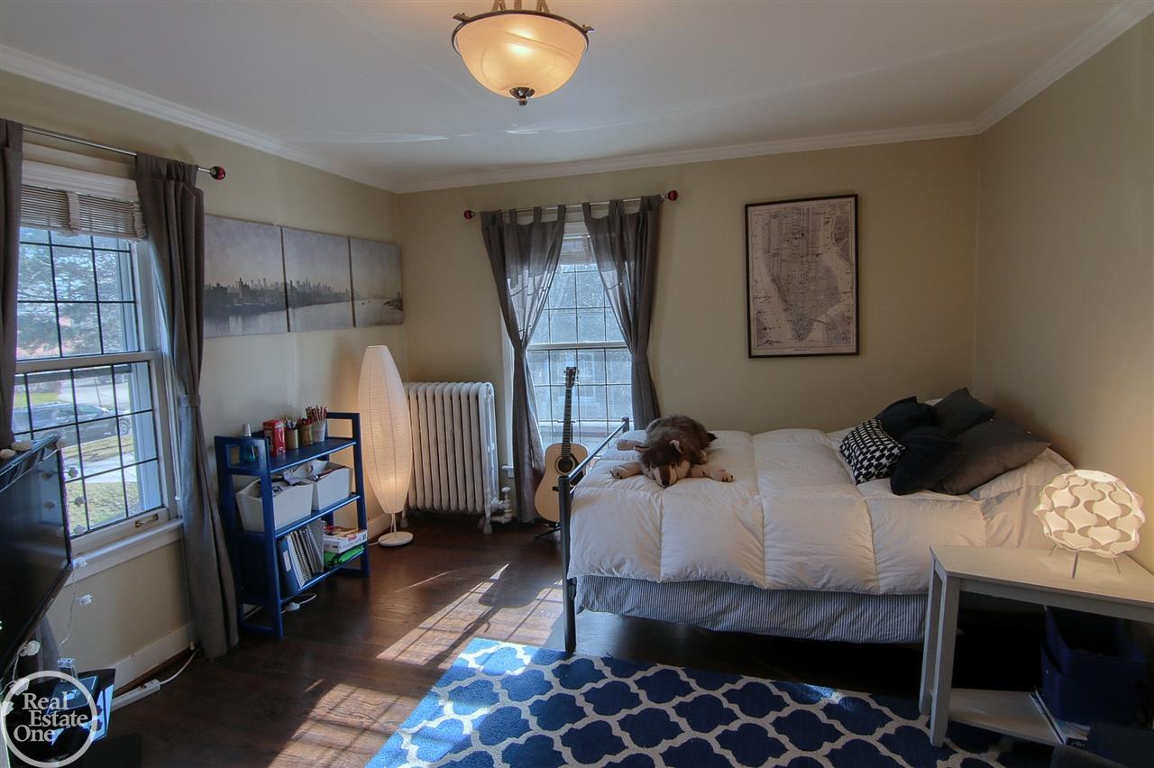 1033 Bishop Road Grosse Pointe Park, MI 48230 - Photo 23 of 37