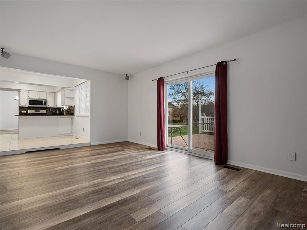 305 Torrent Court Rochester Hills, MI 48307 - Photo 18 of 36