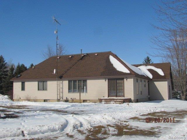 5422 East Farrand Road Clio, MI 48420 - Photo 2 of 14 3(rear