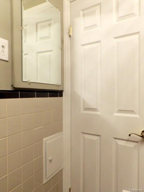 15779 Champaign Road Allen Park, MI 48101 - Photo 30 of 52 101_4904.JPG