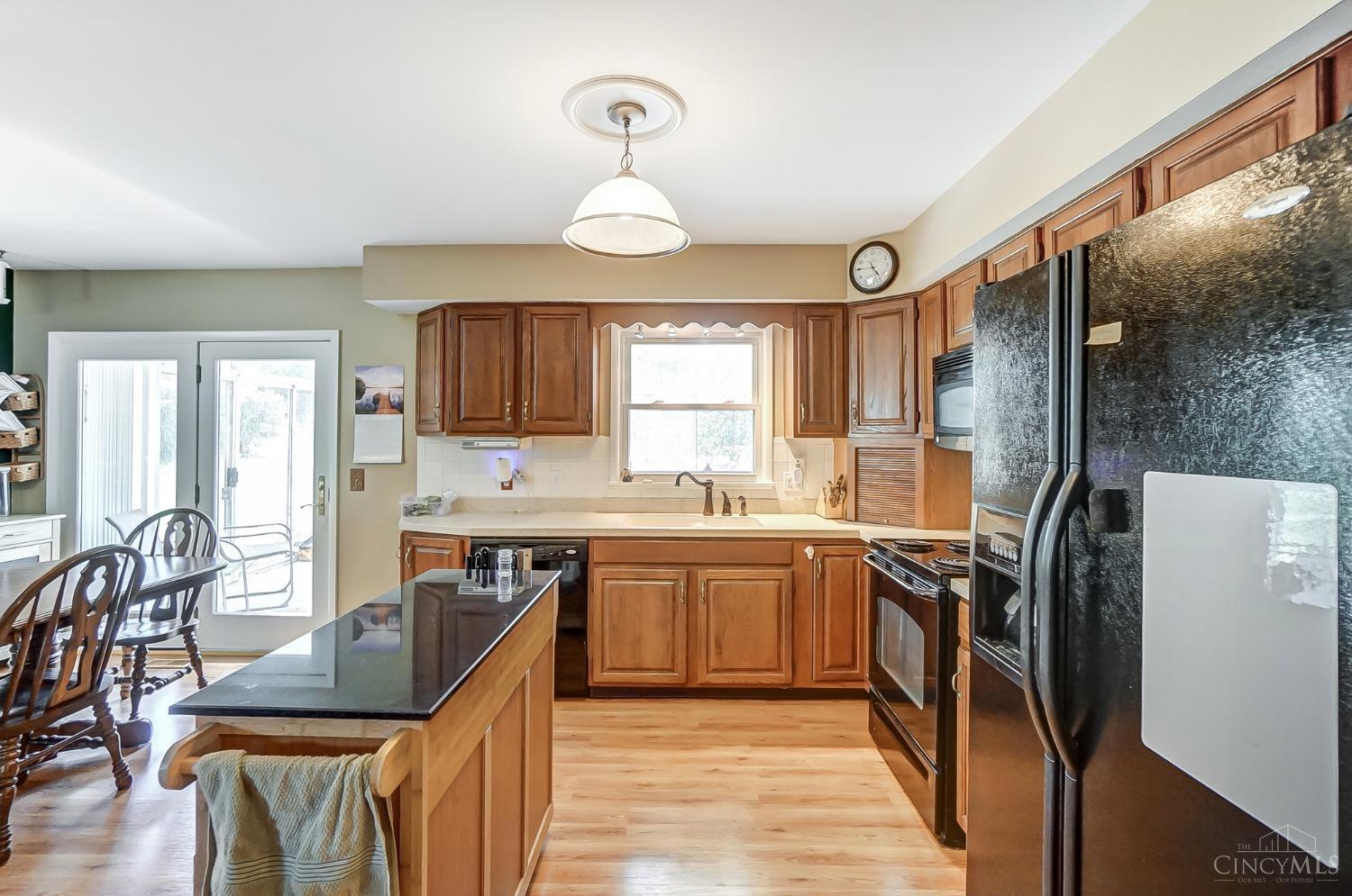 6015 Decker Road Franklin, OH 45005 - Photo 11 of 46