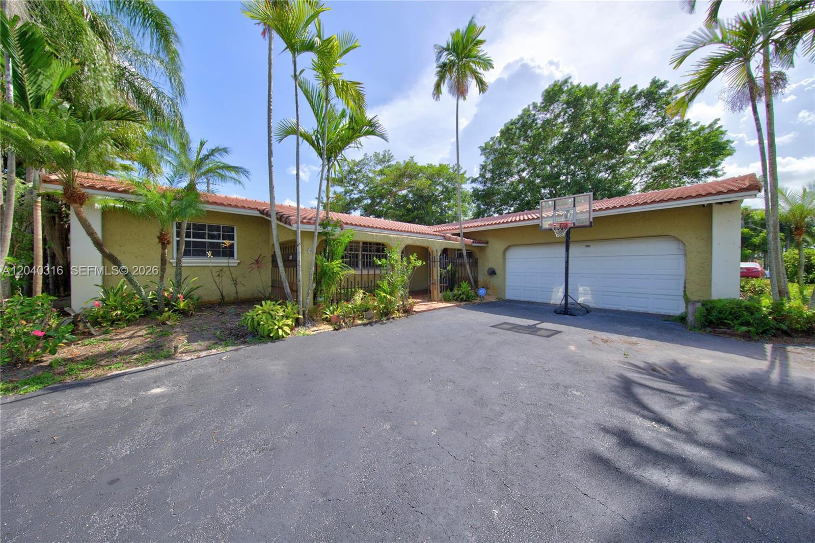 5300 Fillmore Street Hollywood, FL 33021 - Photo 2 of 44