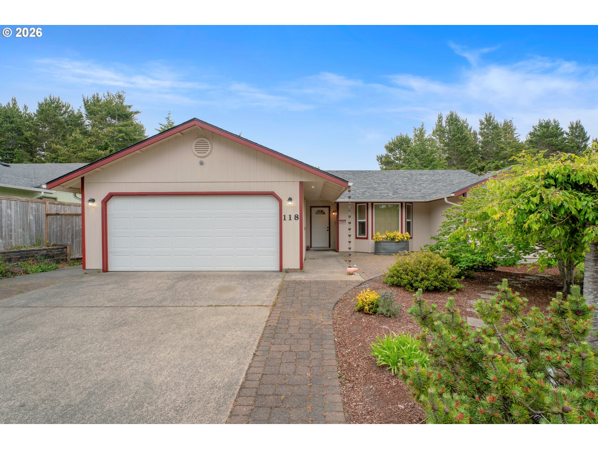 118 Park Village Loop Florence, OR 97439 - Photo 4 of 40