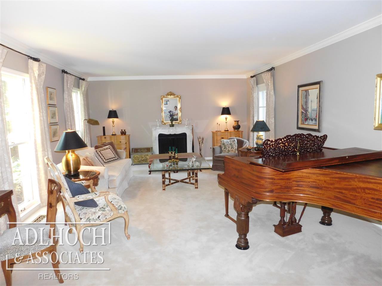 241 Lewiston Road Grosse Pointe Farms, MI 48236 - Photo 3 of 27