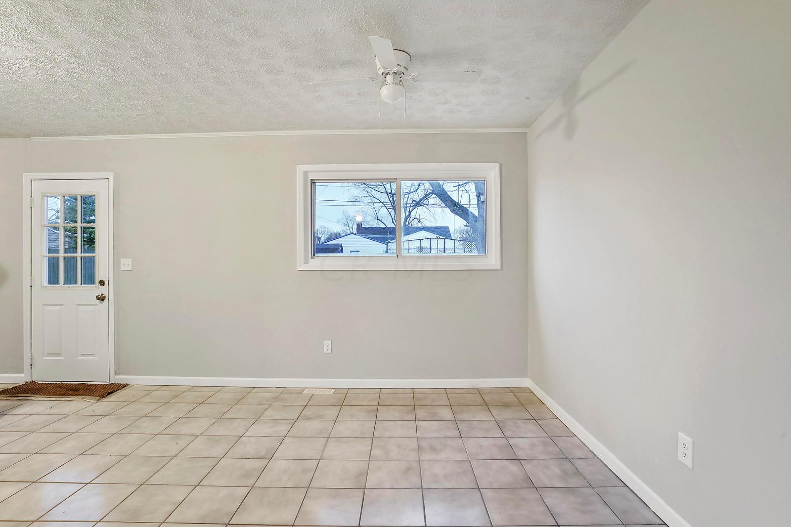 373 Lombard Road Columbus, OH 43228 - Photo 11 of 25 Gallery Image 11