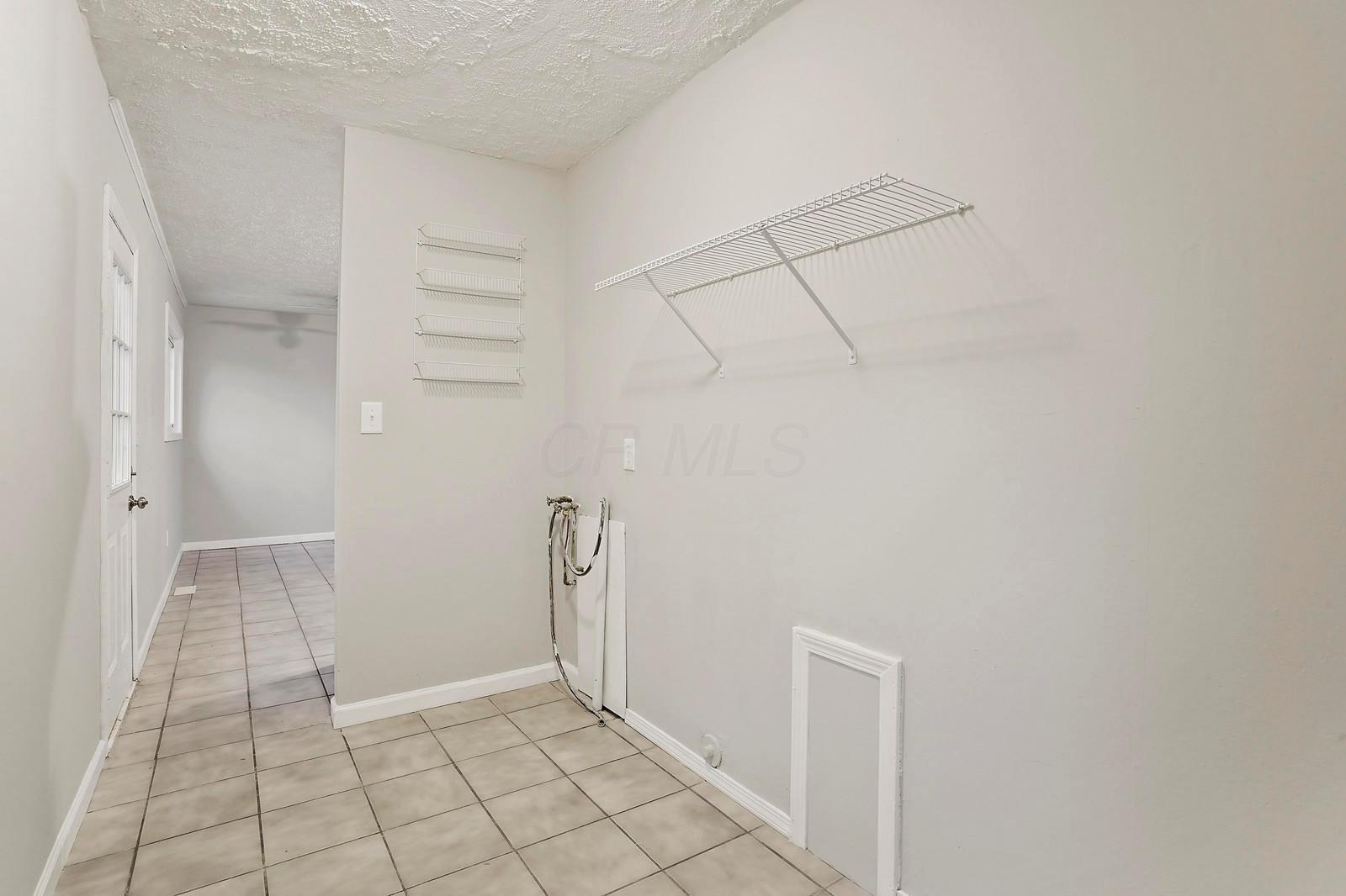 373 Lombard Road Columbus, OH 43228 - Photo 13 of 25 Gallery Image 13