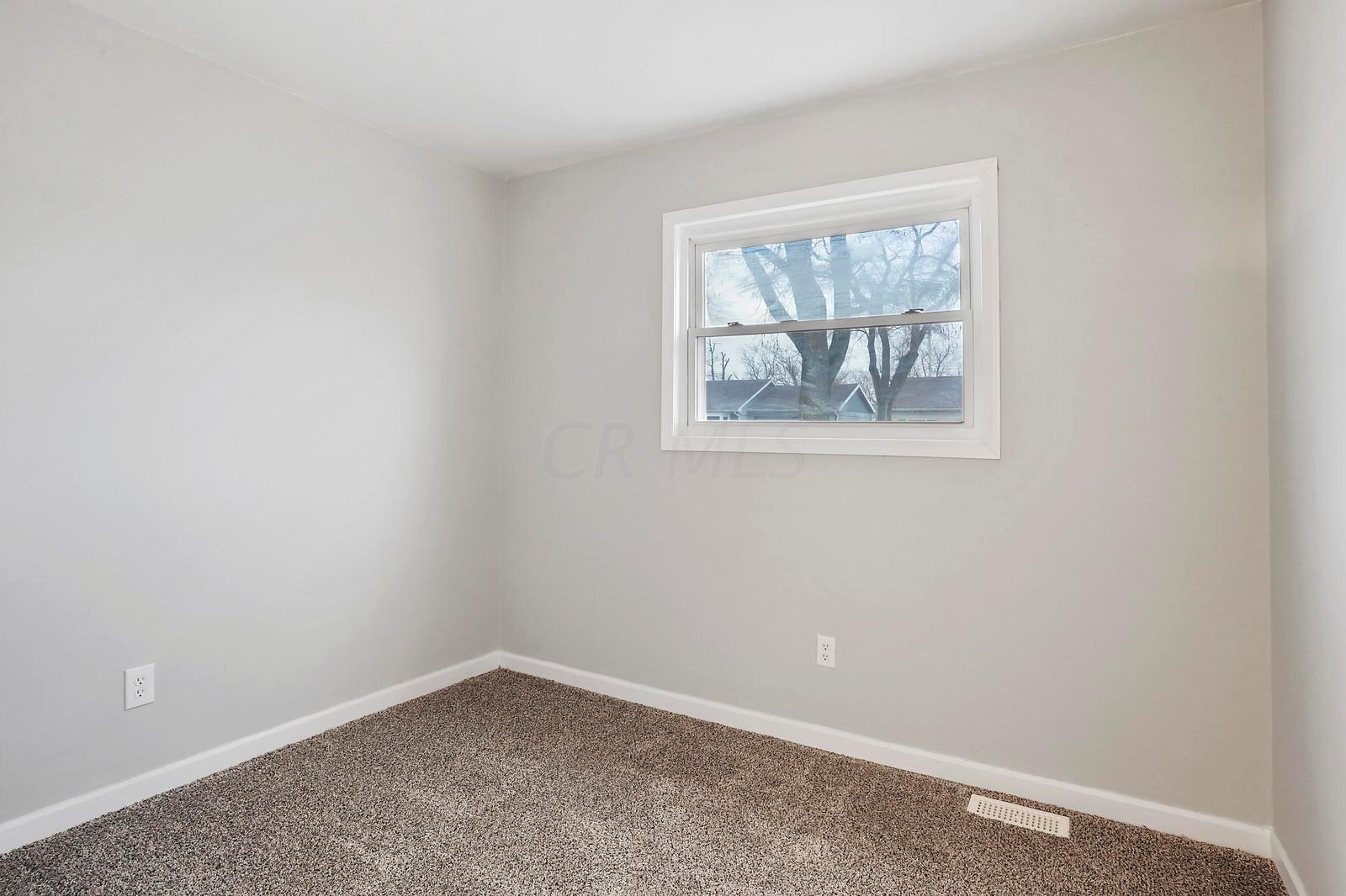 373 Lombard Road Columbus, OH 43228 - Photo 17 of 25 Gallery Image 17