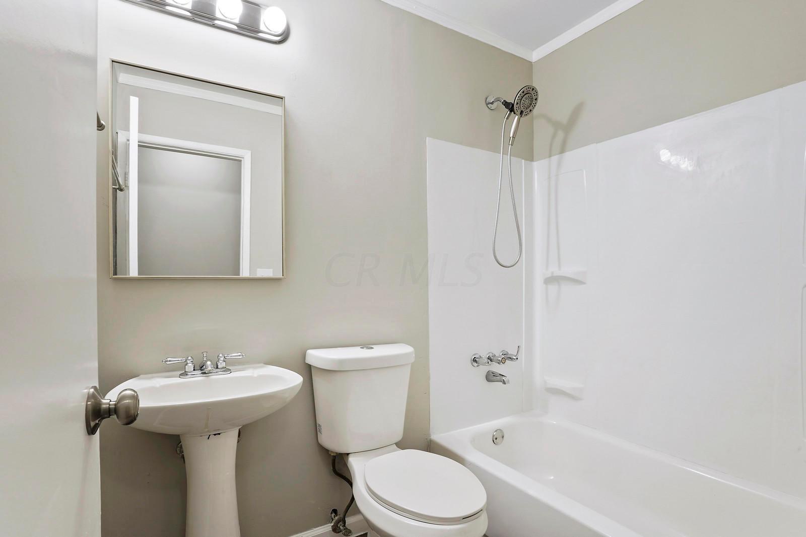 373 Lombard Road Columbus, OH 43228 - Photo 19 of 25 Gallery Image 19