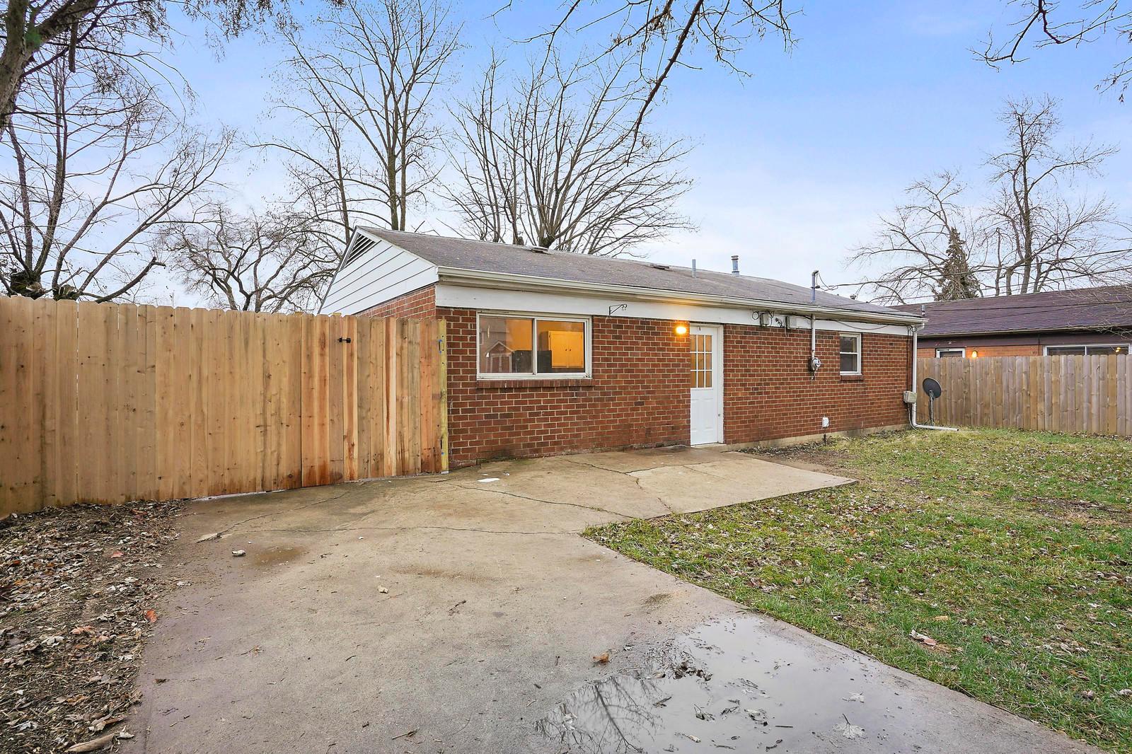 373 Lombard Road Columbus, OH 43228 - Photo 20 of 25 Gallery Image 20
