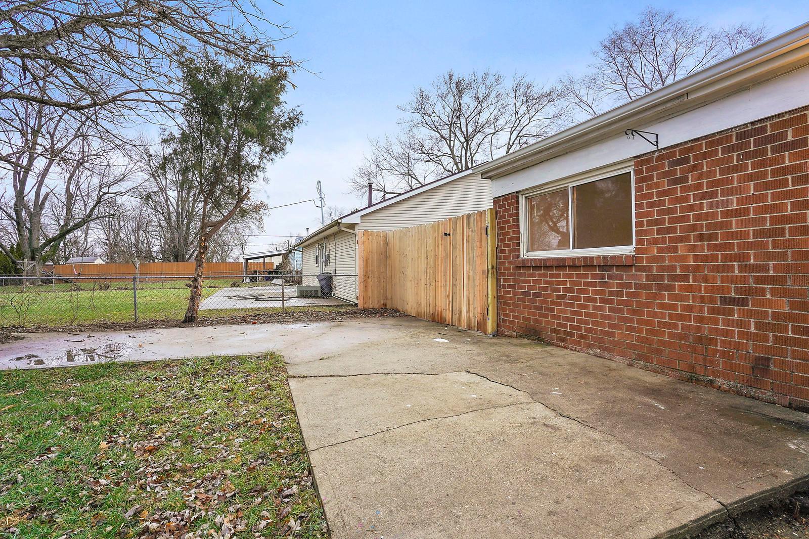 373 Lombard Road Columbus, OH 43228 - Photo 21 of 25 Gallery Image 21