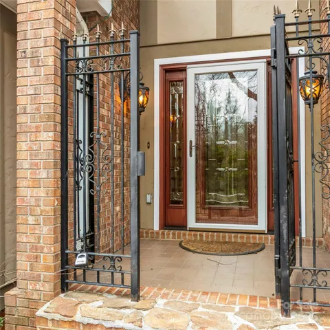 a view of entrance of the house