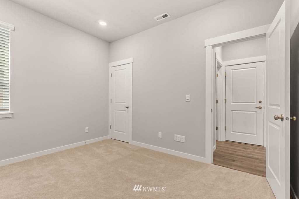 5937 Waverly Road Southwest, Unit 24 Port Orchard, WA 98367 - Photo 6 of 36 Gallery Image 6