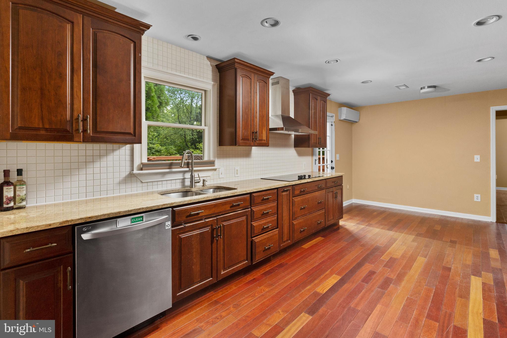 469 Flock Road Hamilton, NJ 08619 - Photo 4 of 29