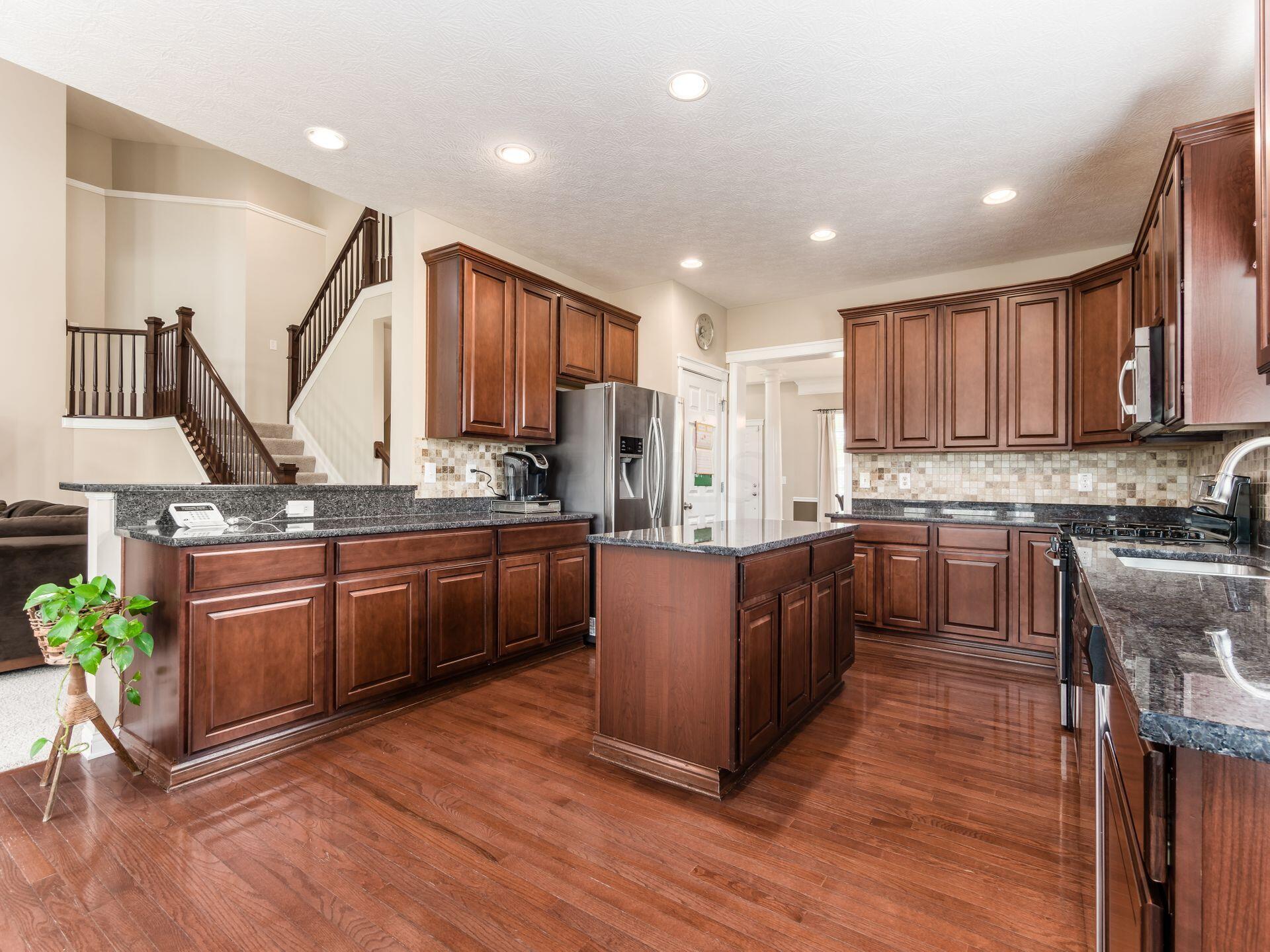 298 Halverston Road Powell, OH 43065 - Photo 11 of 44 Kitchen