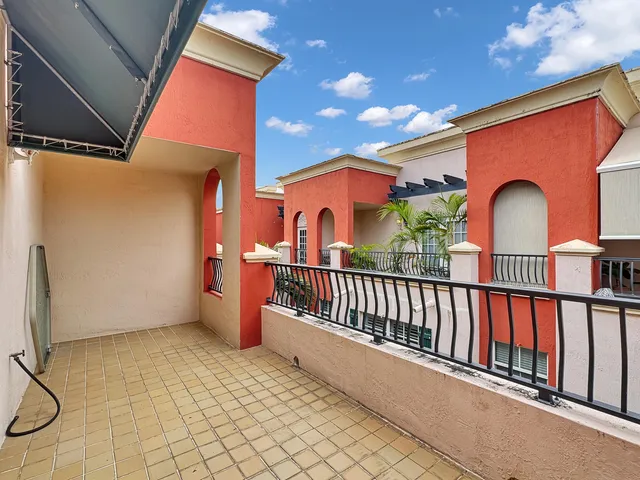 $550,000 | 1033 Northeast 17th Way, Unit 602, Fort Lauderdale, FL 33304