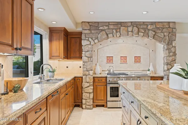 $2,700,000 | 2106 East La Vieve Lane, Tempe, AZ 85284