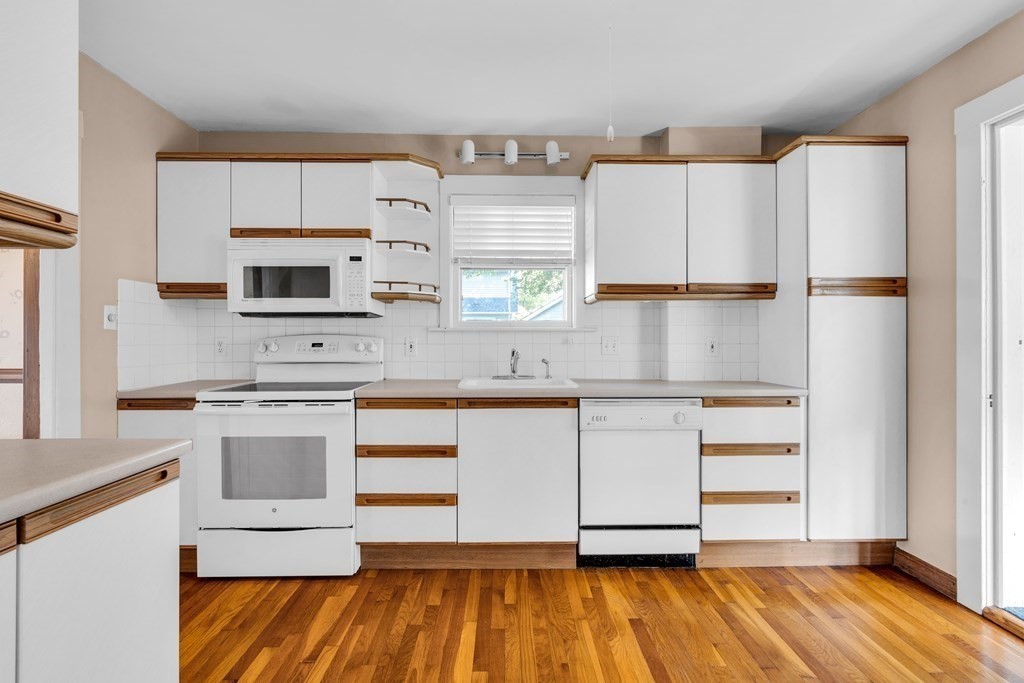 47 Governor Road Stoneham, MA 02180 - Photo 11 of 27 Gallery Image 11