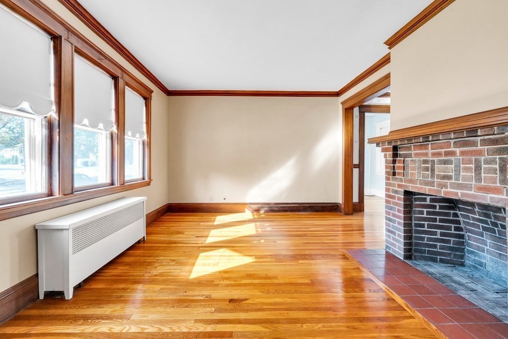 47 Governor Road Stoneham, MA 02180 - Photo 5 of 27 Gallery Image 5