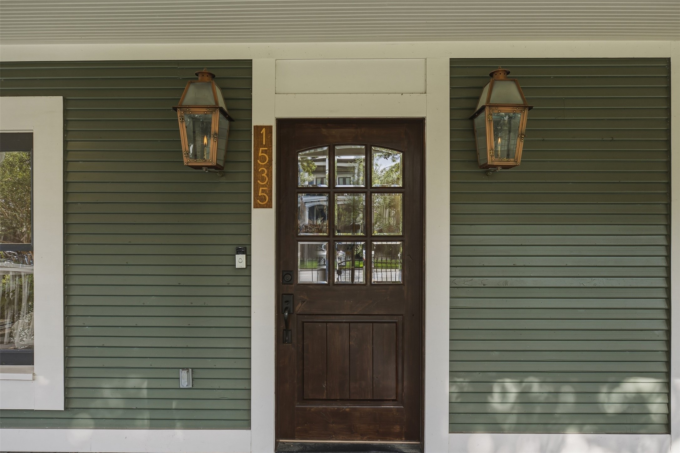 1535 Rutland Street Houston, TX 77008 - Photo 5 of 50 a front view of a house with a window