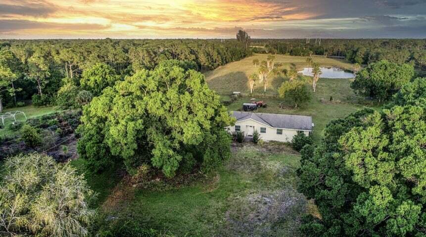 11470 Carlton Road Port St. Lucie, FL 34987 - Photo 4 of 12 20240313192051499463000000-o