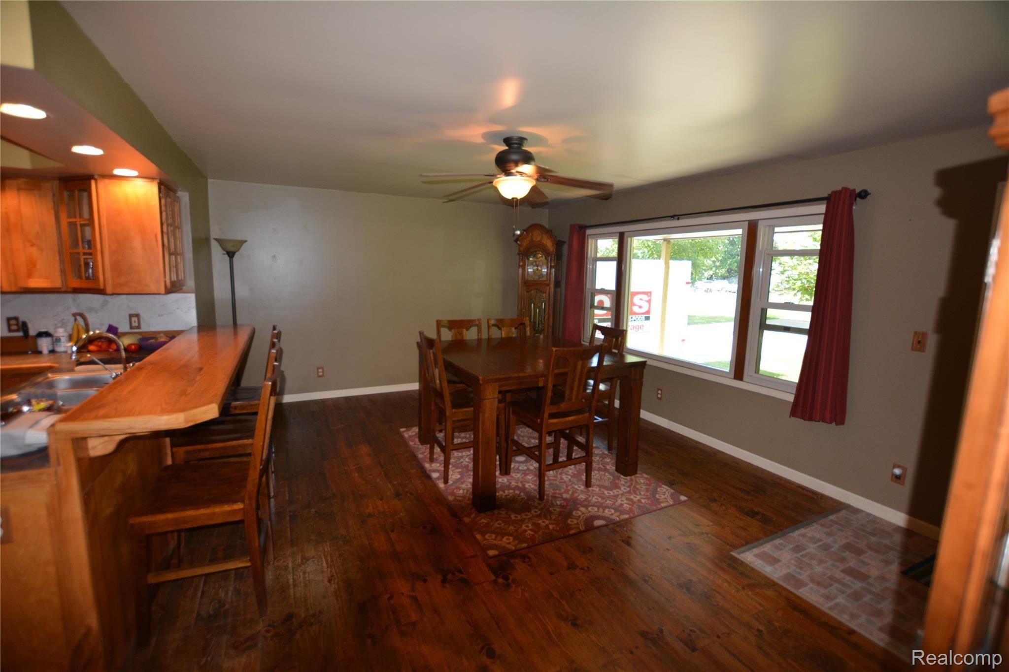 10915 South New Lothrop Road Durand, MI 48429 - Photo 8 of 28 DSC_0171.JPG
